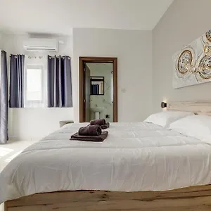 https://modern-1br-apartment-steps-from-the-promenade.qawrahotelsmalta.org