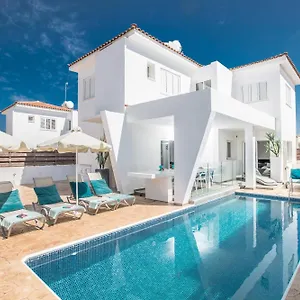 https://marimar-luxury-villa.protaras-cy-hotels.com